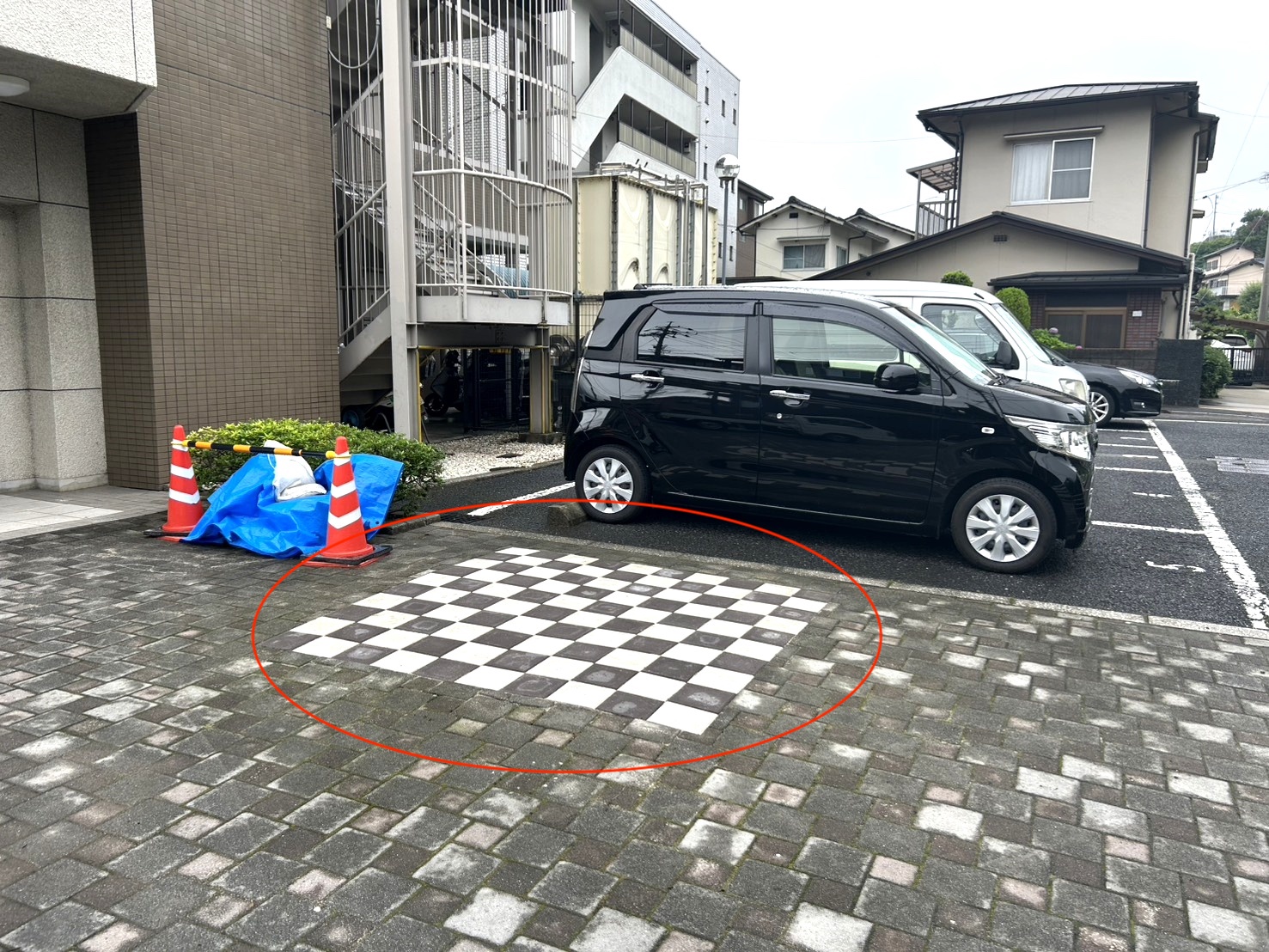 ①